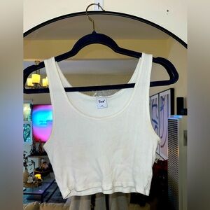 ARITZIA TNA Cropped Tank in size S
